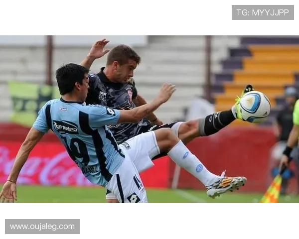 基尔梅斯与帕特罗纳图的精彩对决揭示足球战术与团队合作的魅力