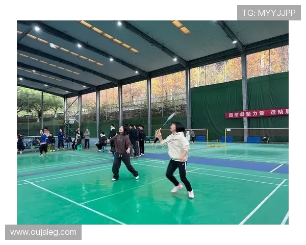 重庆羽毛球队与杭州羽毛球队赛后状态分析与复盘总结